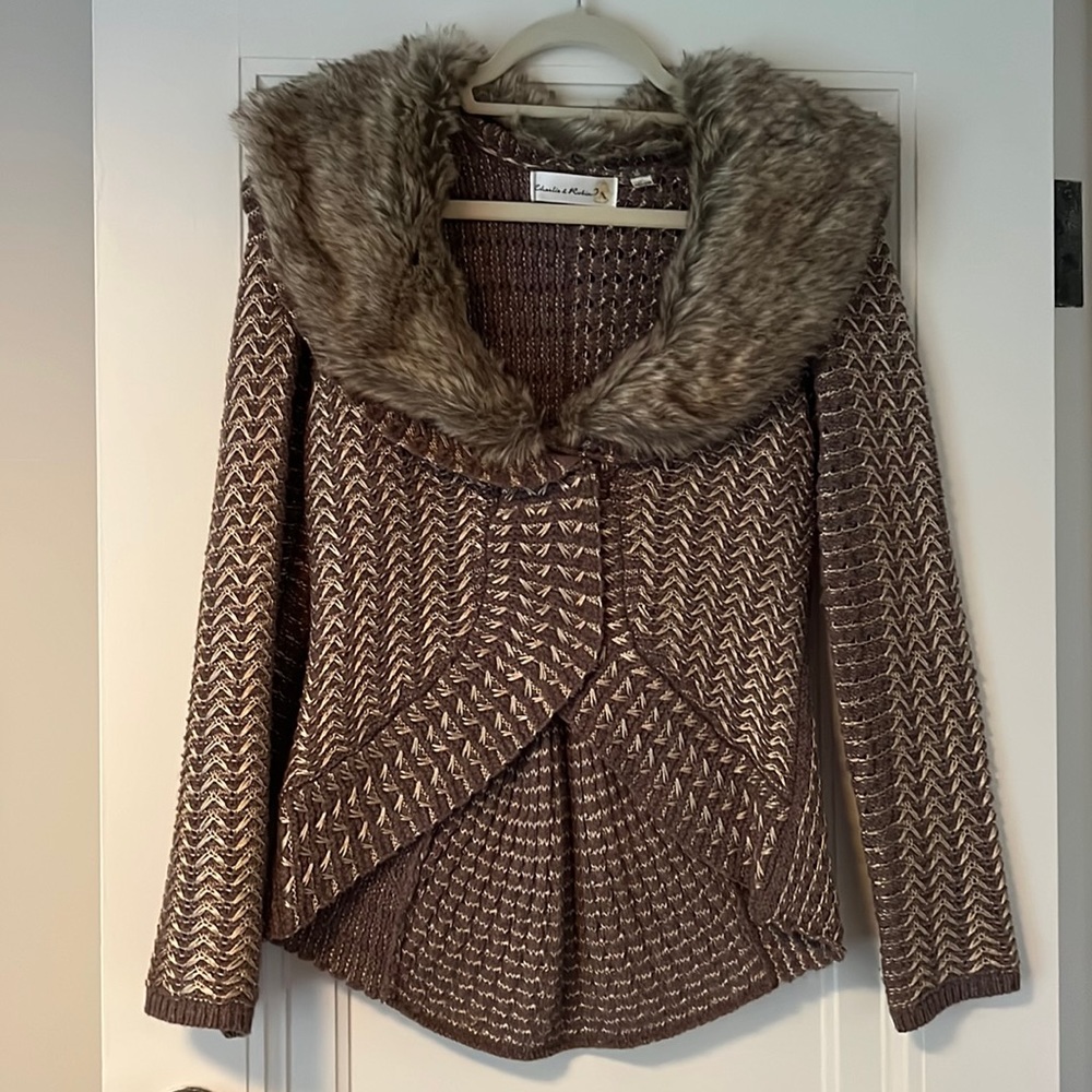 Like New. Size M. Anthropologie Charlie & Robin knit sweater